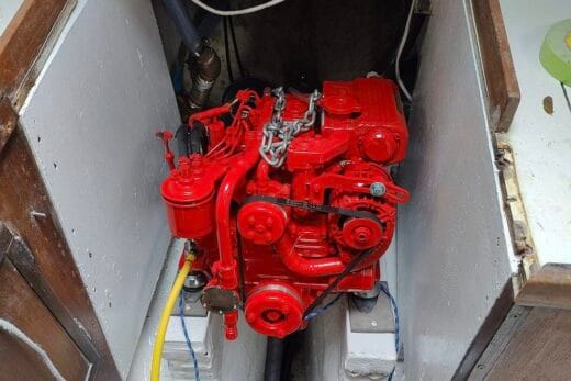 Un moteur installé.