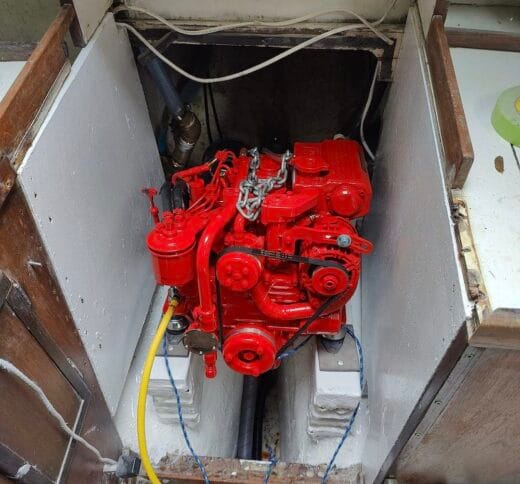 Un moteur installé.