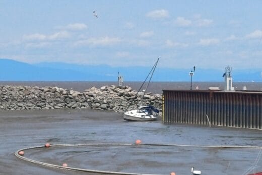 A sailboat aground at Saint-Jean-Port-Joli.